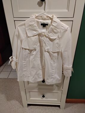 Willi Smith Cream Short Trench Coat with Tie Sleeve Details